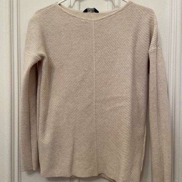 Cream sweater. - Picture 1 of 2